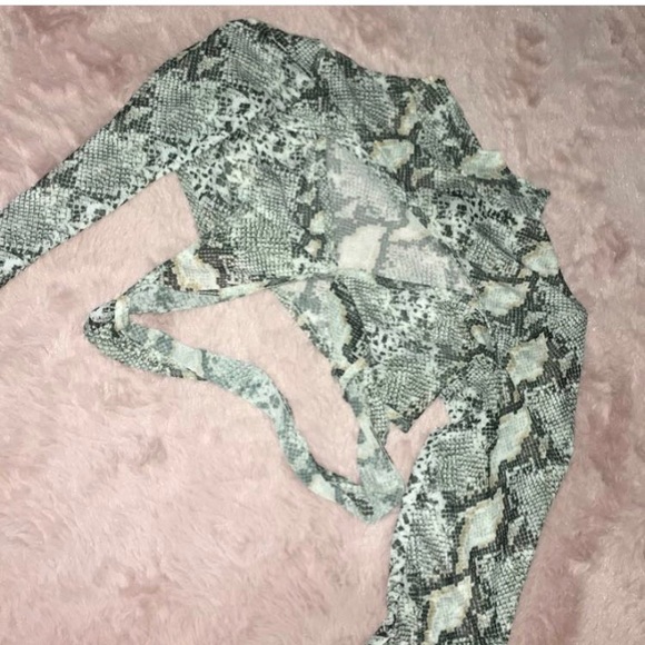 Crop top - Picture 1 of 1